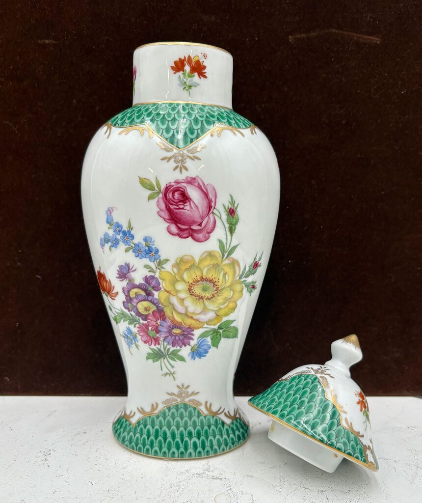 Elios Peint Main Porcelain Floral Rose Motif Lidded Jar (2Pcs)