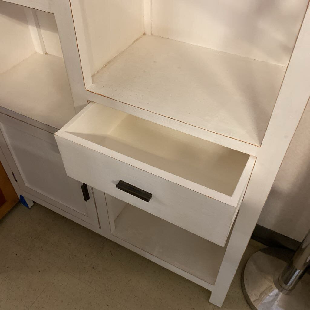 White Bookshelf 40x14x71