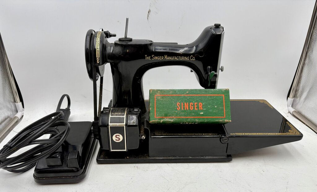 Vintage Singer Featherweight Sewing Machine 221 Centennial Limited Edition