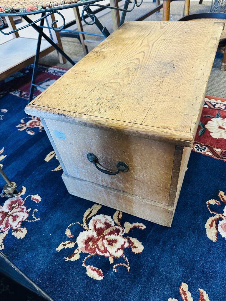 Antique Pine Blanket Chest 25x14x15