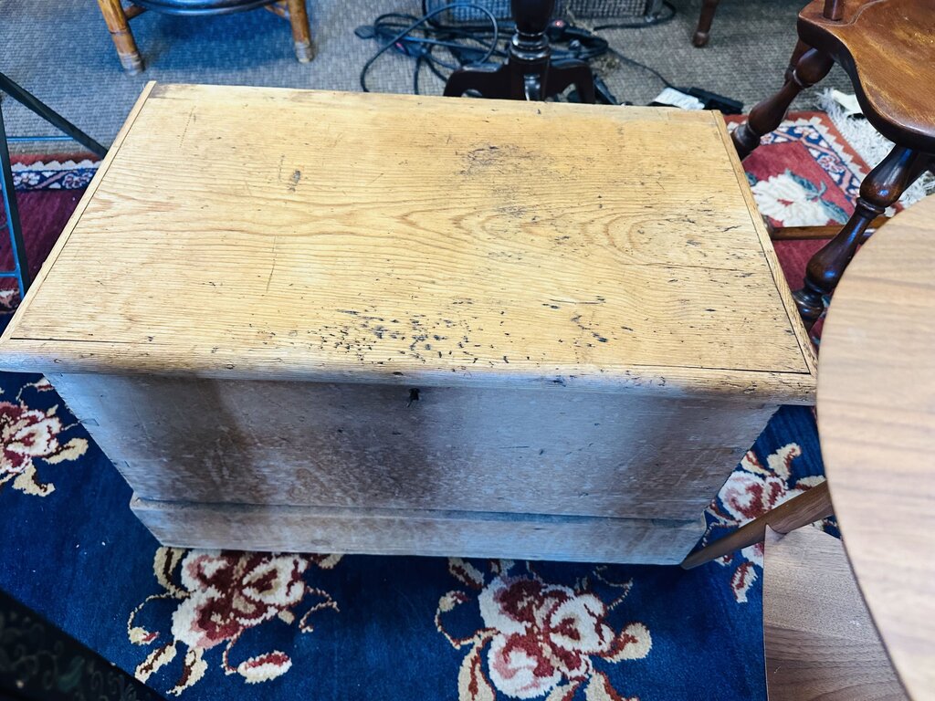 Antique Pine Blanket Chest 25x14x15