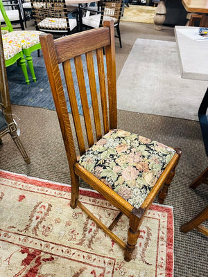 Vintage Oak Extending Dining Table + 4 Chairs (36x36 + two 12" leaves)