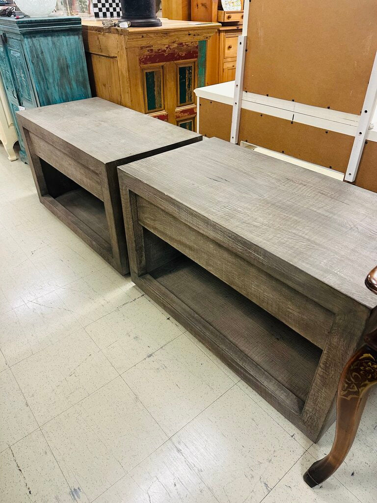 Restoration Hardware Reclaimed Oak Nightstands (pair) 21x40x24 MSRP $2200
