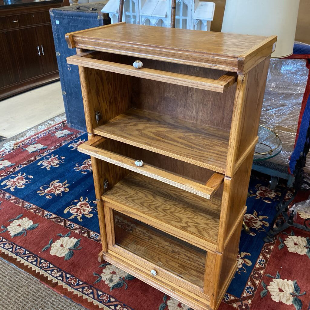 Oak Barrister Bookcase w/ Enamel Knobs 25.5x45.4x13"