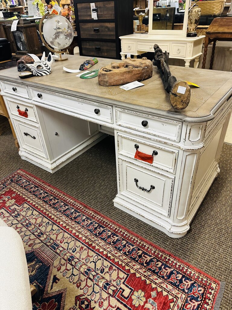 Liberty Magnolia Manor Antique White Jr. Executive Desk NEW 66x32x31