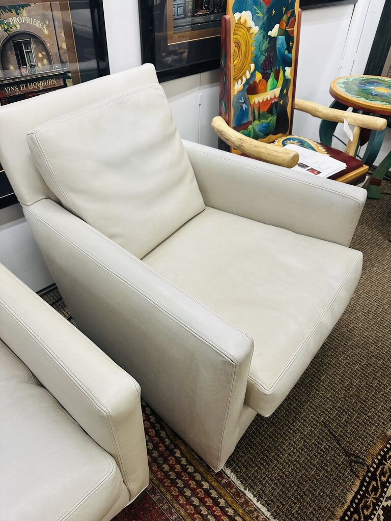 Lee Industries Swivel Leather Chair by Miss Daisy's Consignment & Auction House