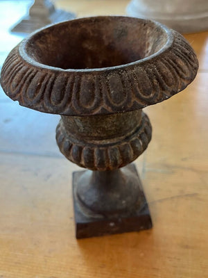 Antique Iron Mini Urn 5¨