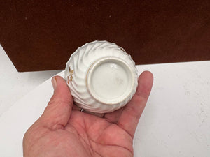 Late 18th C. Flight Worcester Blue Gilt Thistle Twist Ribbed Tea bowl