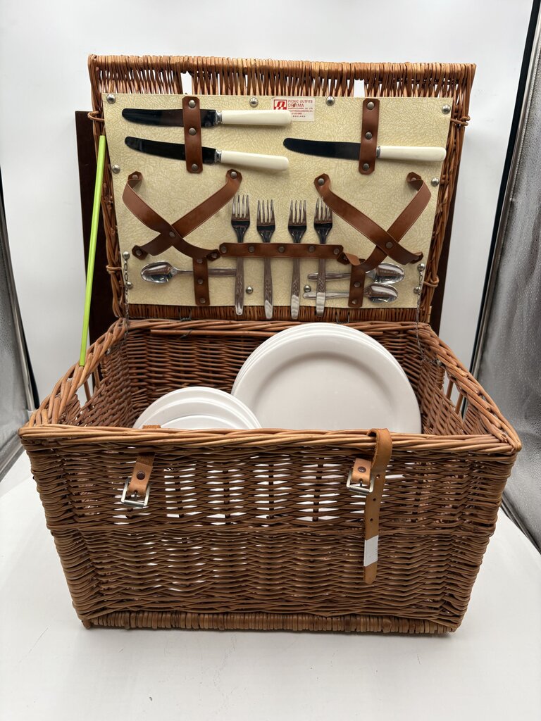 Picnic Outfits Optima Mfg. C. England Picnic Set (22Pcs)