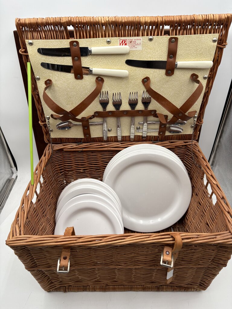 Picnic Outfits Optima Mfg. C. England Picnic Set (22Pcs)