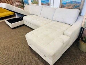 Davenport 3 Piece Fabric Sectional Sofa With Storage Chaise Orig $1399