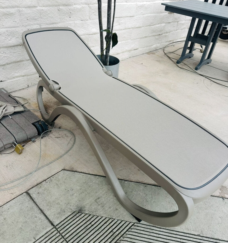 Nardi Omega Commercial Chaise Lunge Orig $350