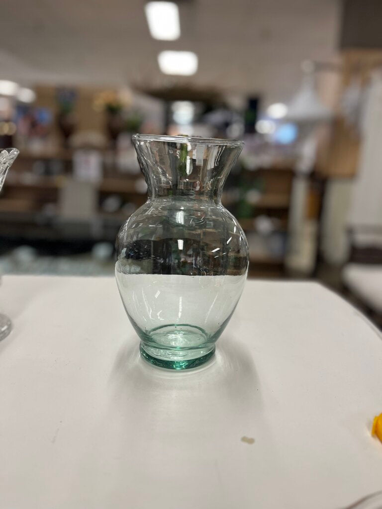 Medium Clear Glass Vase 9 Inch