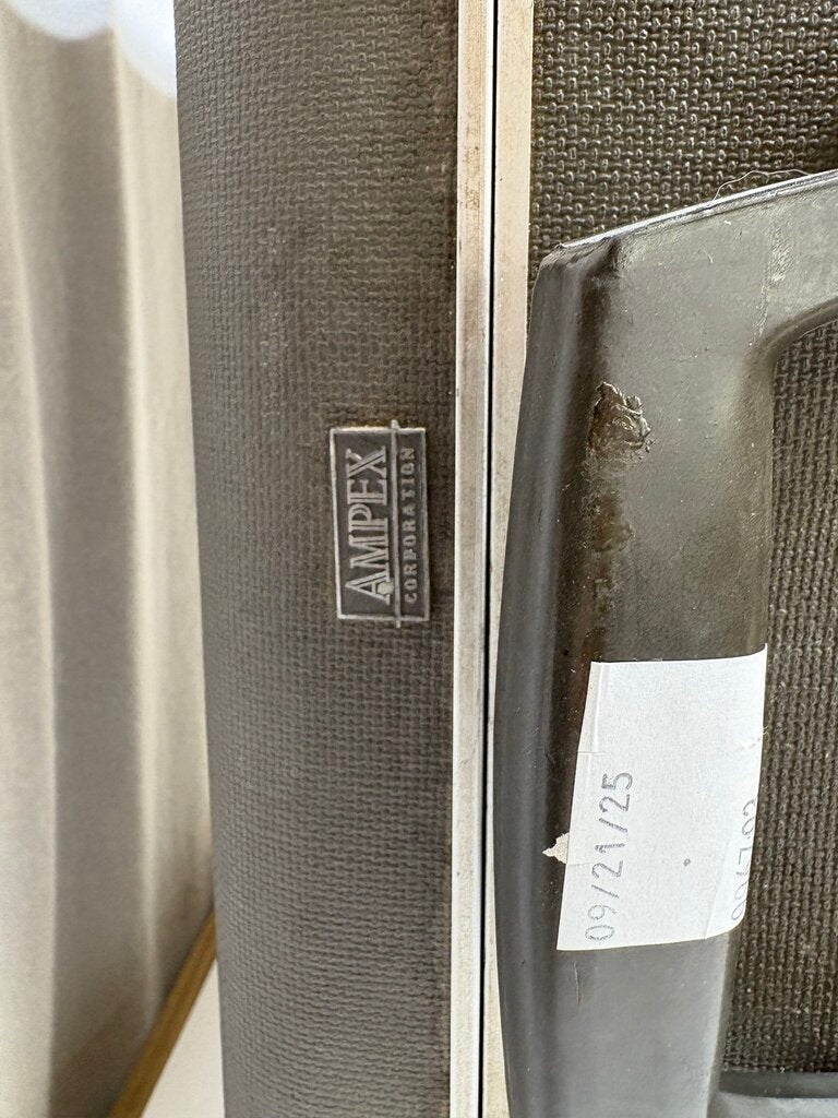 Vintage Ampex A692 Suit Case Tube Amplifier & Speaker