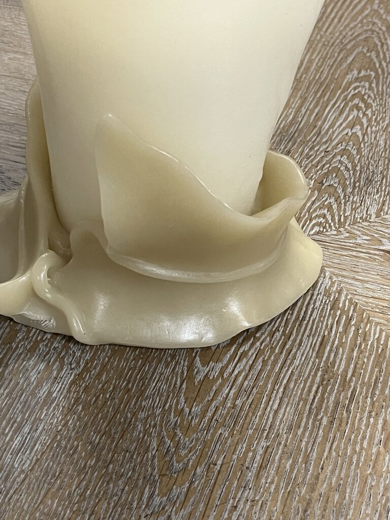 Point a la Ligne Calla Lily Decorative Candle 12x12