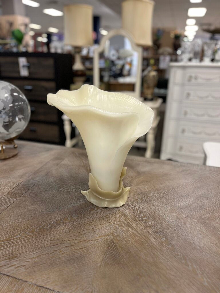 Point a la Ligne Calla Lily Decorative Candle 12x12