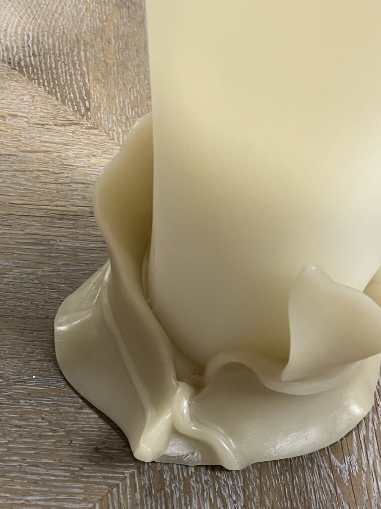 Point a la Ligne Calla Lily Decorative Candle 12x12