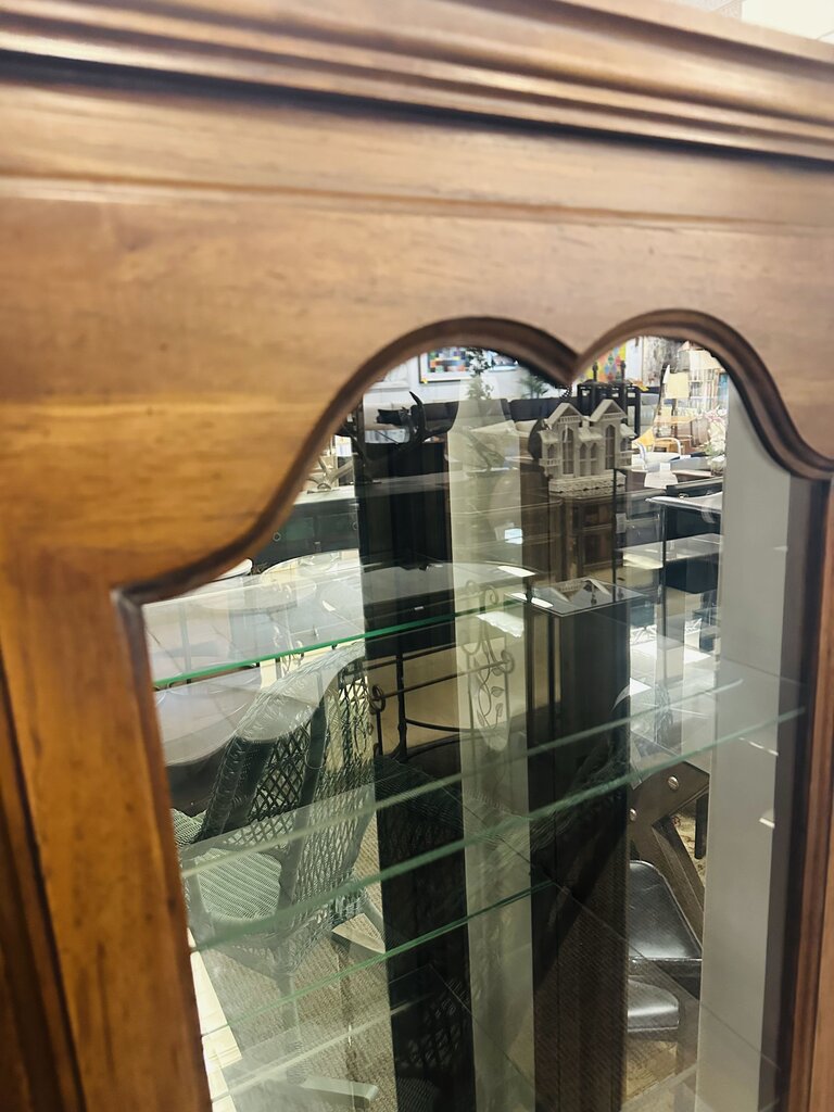 Hekman Curio Cabinet / Doll Hutch 14x27x67