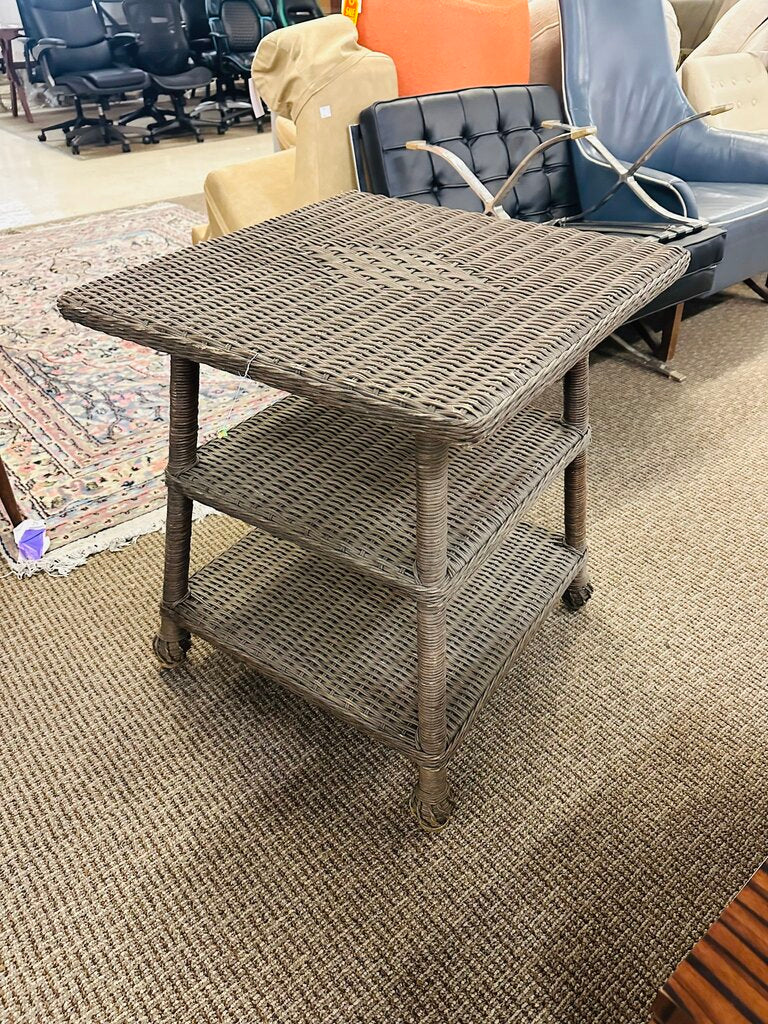 Square Top Wicker Table 26x26x29