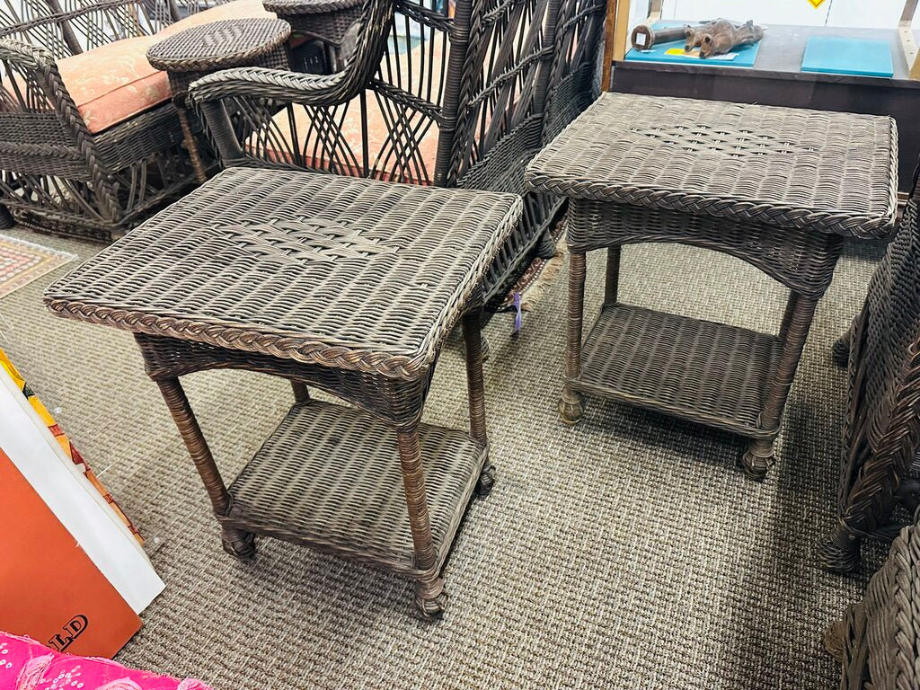 Wicker Side Table 20x16x24