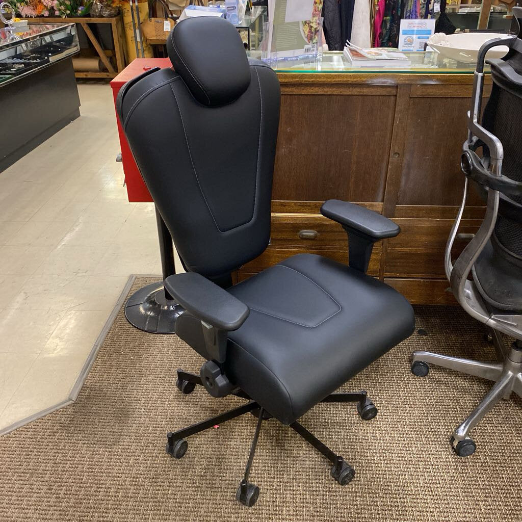 Concept Seating Rolling Office Chair Model 3120 Orig. $2,495 by Miss Daisy's Consignment & Auction House