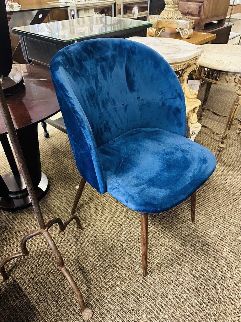 EdgeMod Blue Velvet Chair