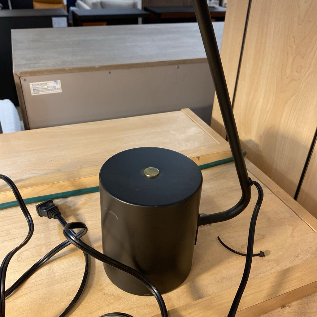 Quade Black Metal Table Lamp w/ Brass Accent