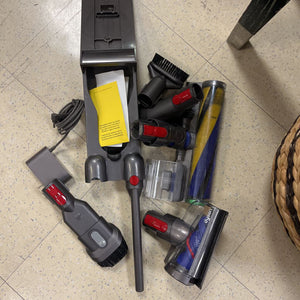 Dyson v15 Detect Absolute Vacuum & Attachments