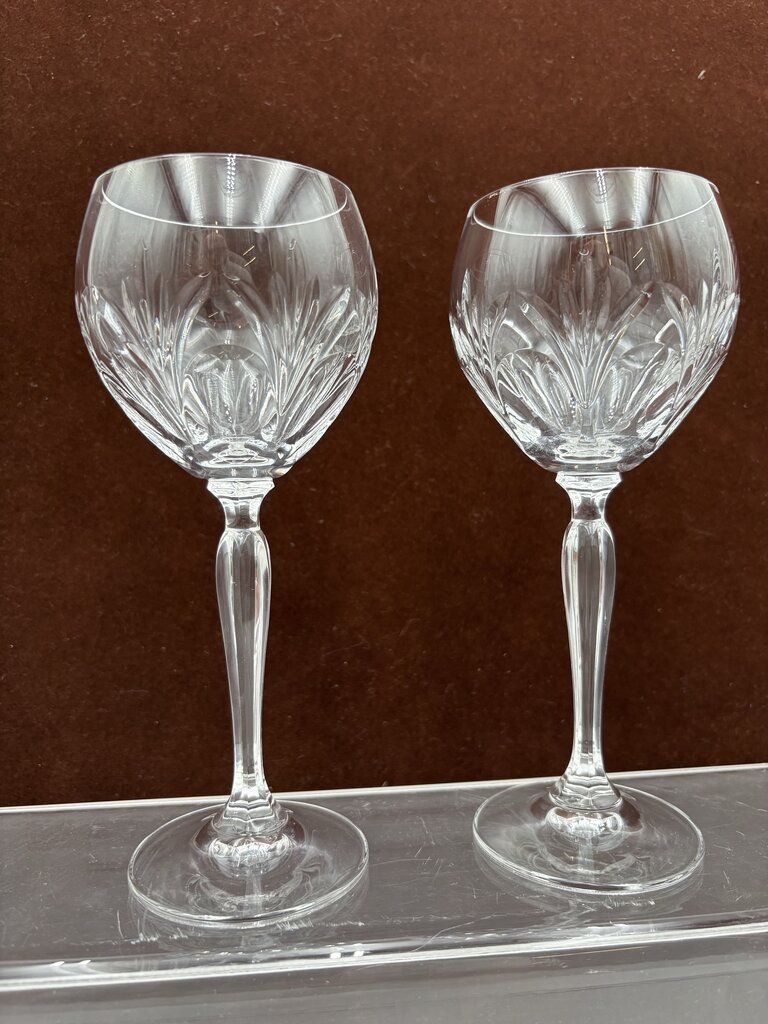 Spiegelau Cut Crystal Begonia Thumbprint Pattern Wine Glass 7.25"