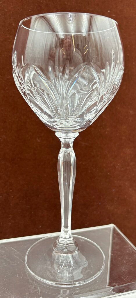 Spiegelau Cut Crystal Begonia Thumbprint Pattern Wine Glass 7.25"