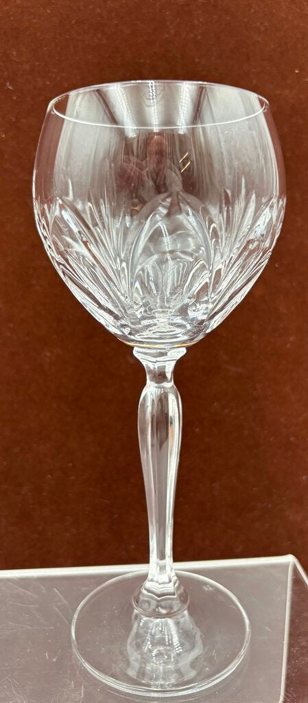 Spiegelau Cut Crystal Begonia Thumbprint Pattern Wine Glass 7.25"
