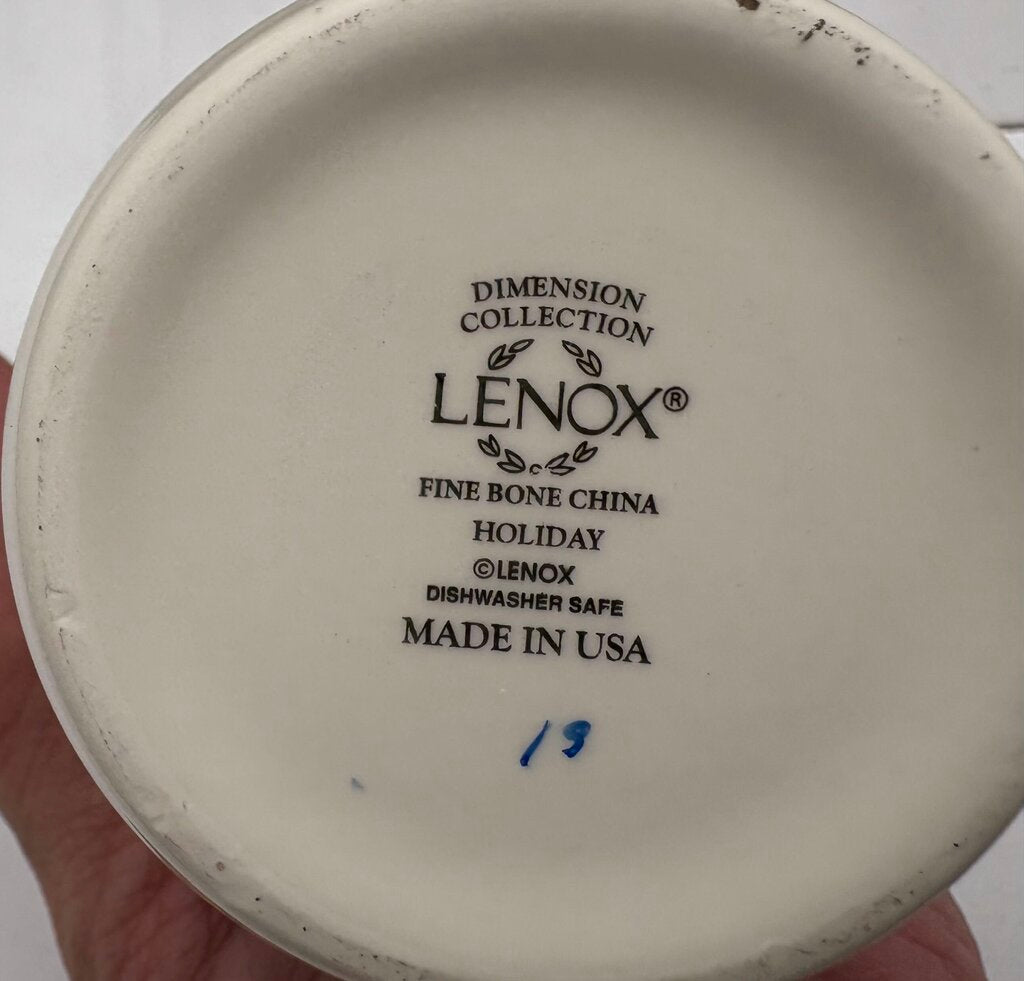 Lenox Holiday Dimensions Collection Gold Trim Holly Leaf Coffee Cups 10oz (4Pcs)