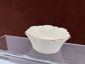 Lenox Holiday American by Design Gold Trim Round Fluted Scalloped Edge "Love" Candy Dish
