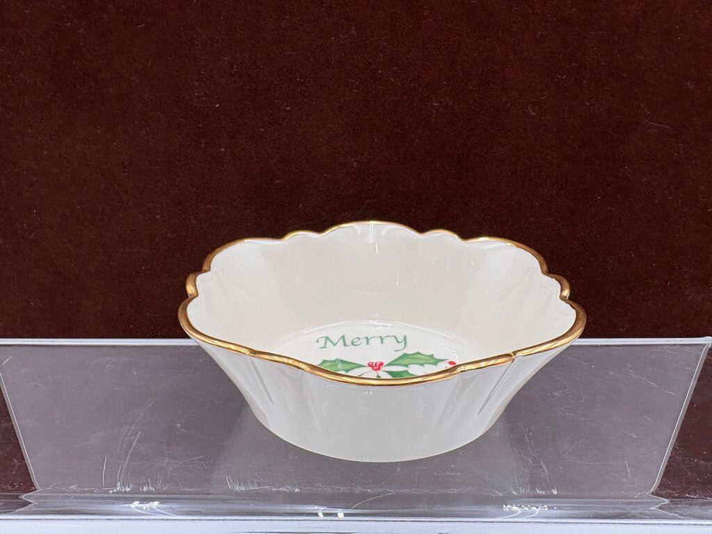 Lenox Holiday American by Design Gold Trim Oval Fluted Scalloped Edge "Merry" Candy Dish