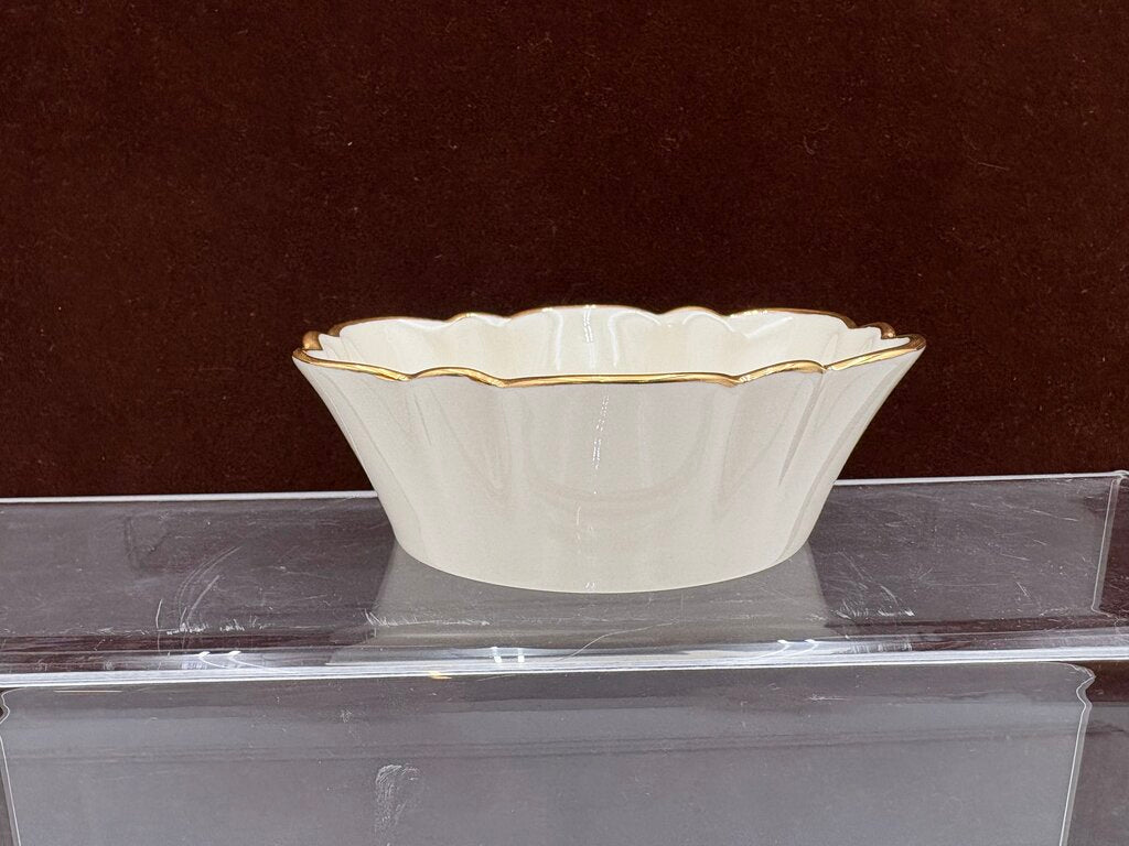 Lenox Holiday American by Design Gold Trim Oval Fluted Scalloped Edge "Merry" Candy Dish