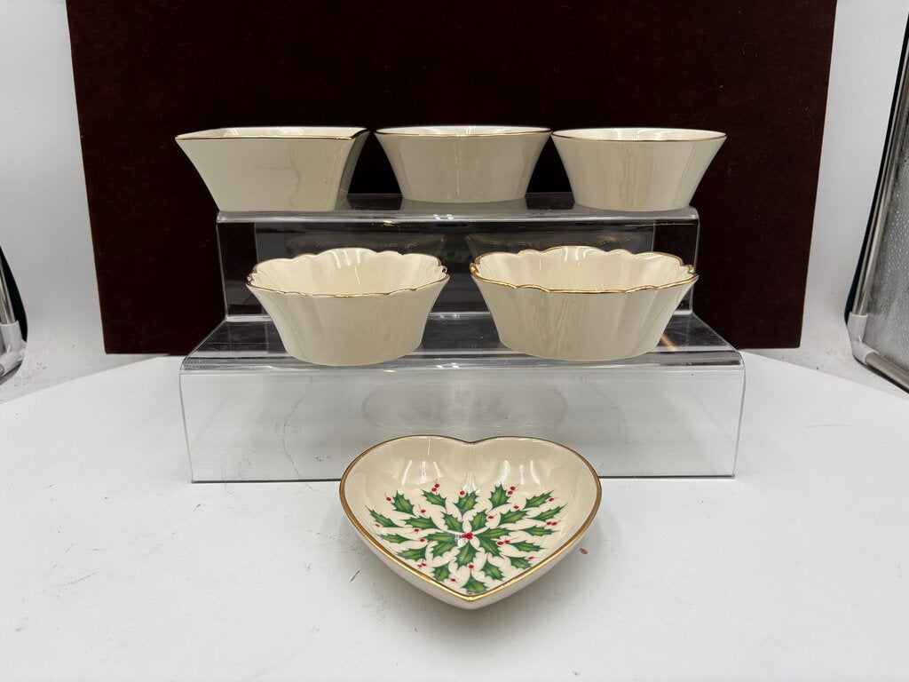 Lenox Holiday American by Design Gold Trim "Heart" Candy Dish