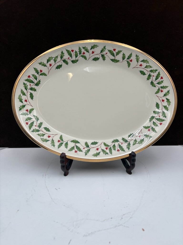 Lenox Holiday Dimensions Collection Gold Trim Holly Leaf Oval Platter 13.8"
