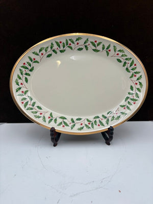 Lenox Holiday Dimensions Collection Gold Trim Holly Leaf Oval Platter 13.8"