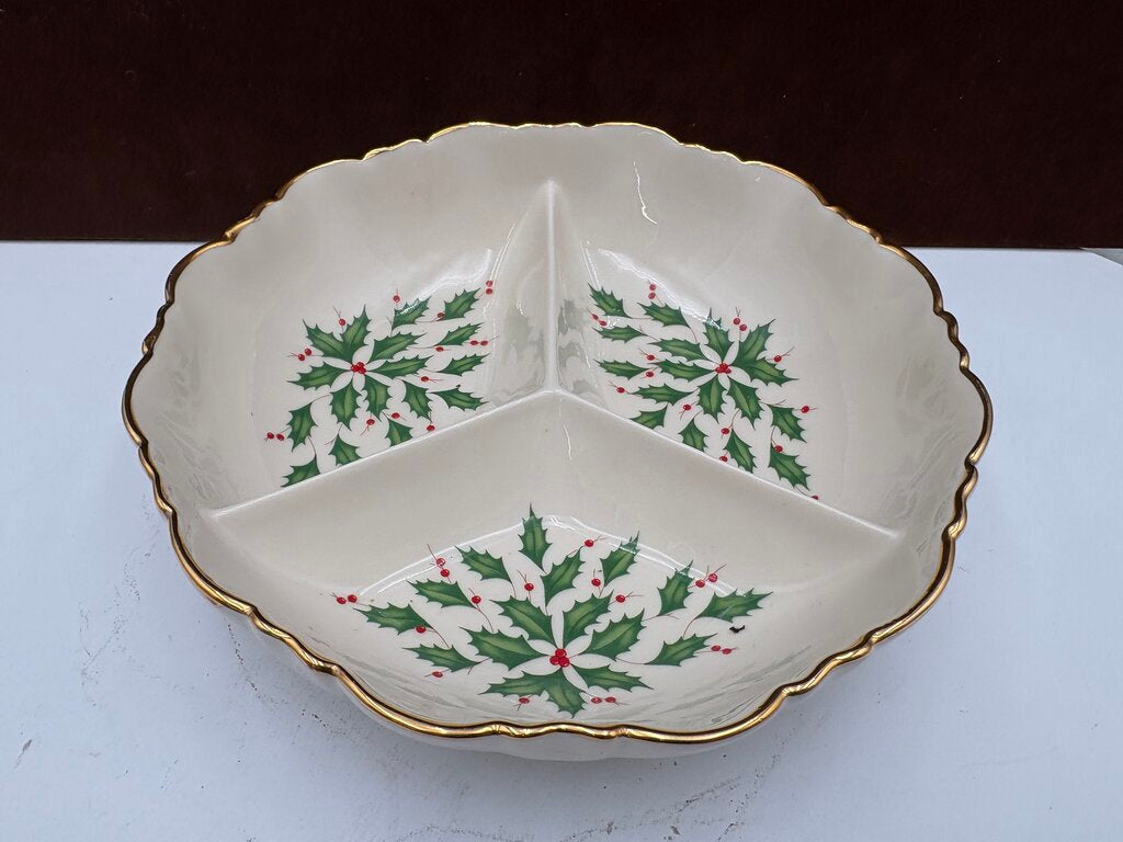 Lenox Holiday American by Design Round Fluted Gold Trim Scalloped Edge Divided Serving Bowl 9.5"