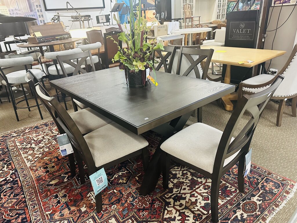 Westen Dining Table + 6 Chairs Orig $1250 (40 X 62 X 30.2)