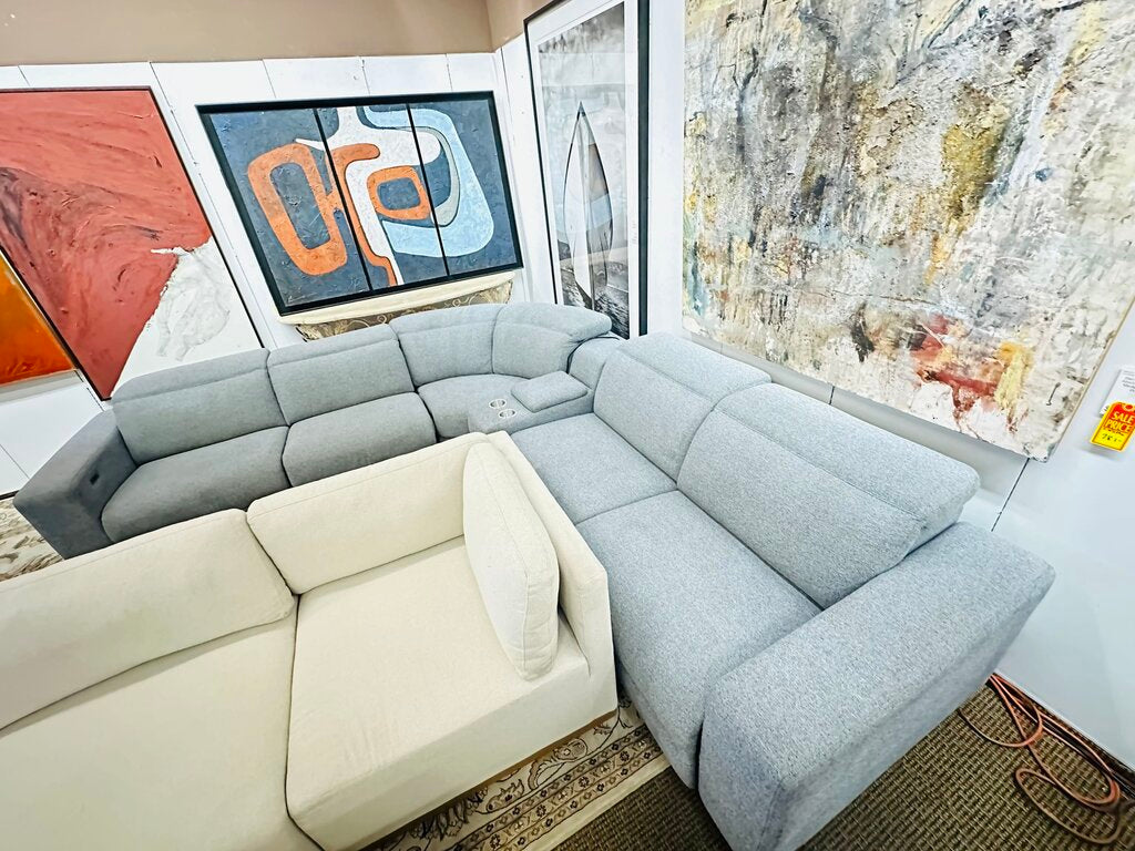 Woodston Fabric Power Reclining Sectional With Power headrests Orig . $1999 (131 X 118 X 31)