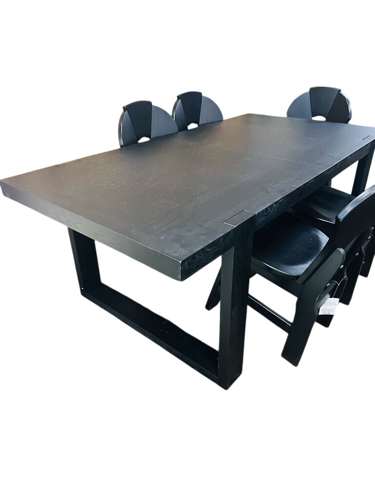 Steve Silver Yves Dining Table 40x95x30