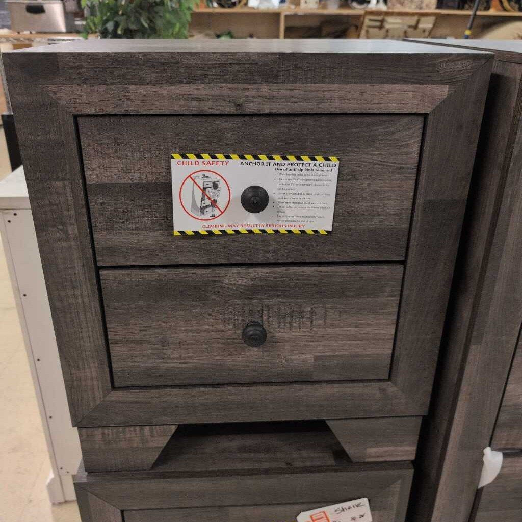 Grifton Wood Nightstand 29.5x30x17