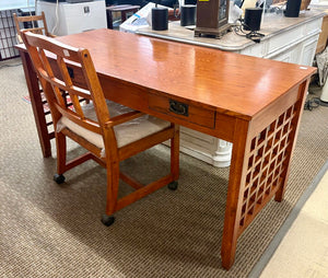 Red Oak Veneered Teachers Desk w/ Rolling Chair