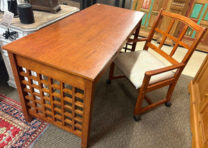 Red Oak Veneered Teachers Desk w/ Rolling Chair