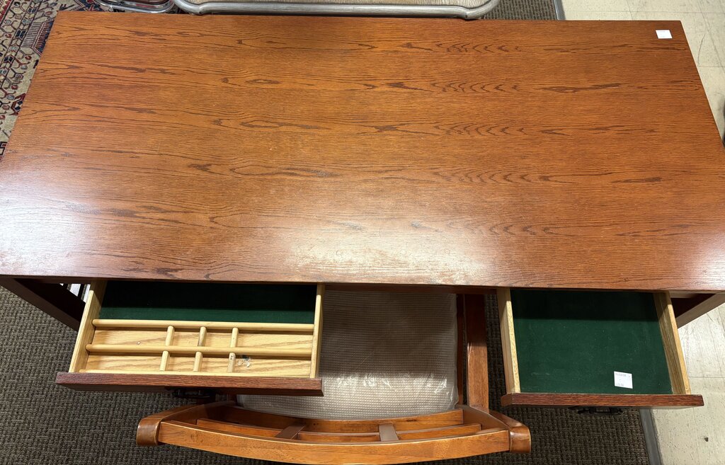 Red Oak Veneered Teachers Desk w/ Rolling Chair