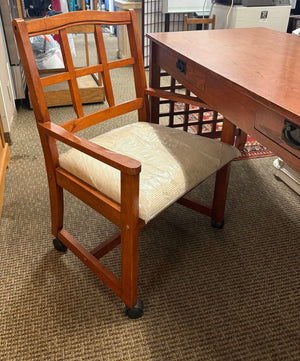 Red Oak Veneered Teachers Desk w/ Rolling Chair