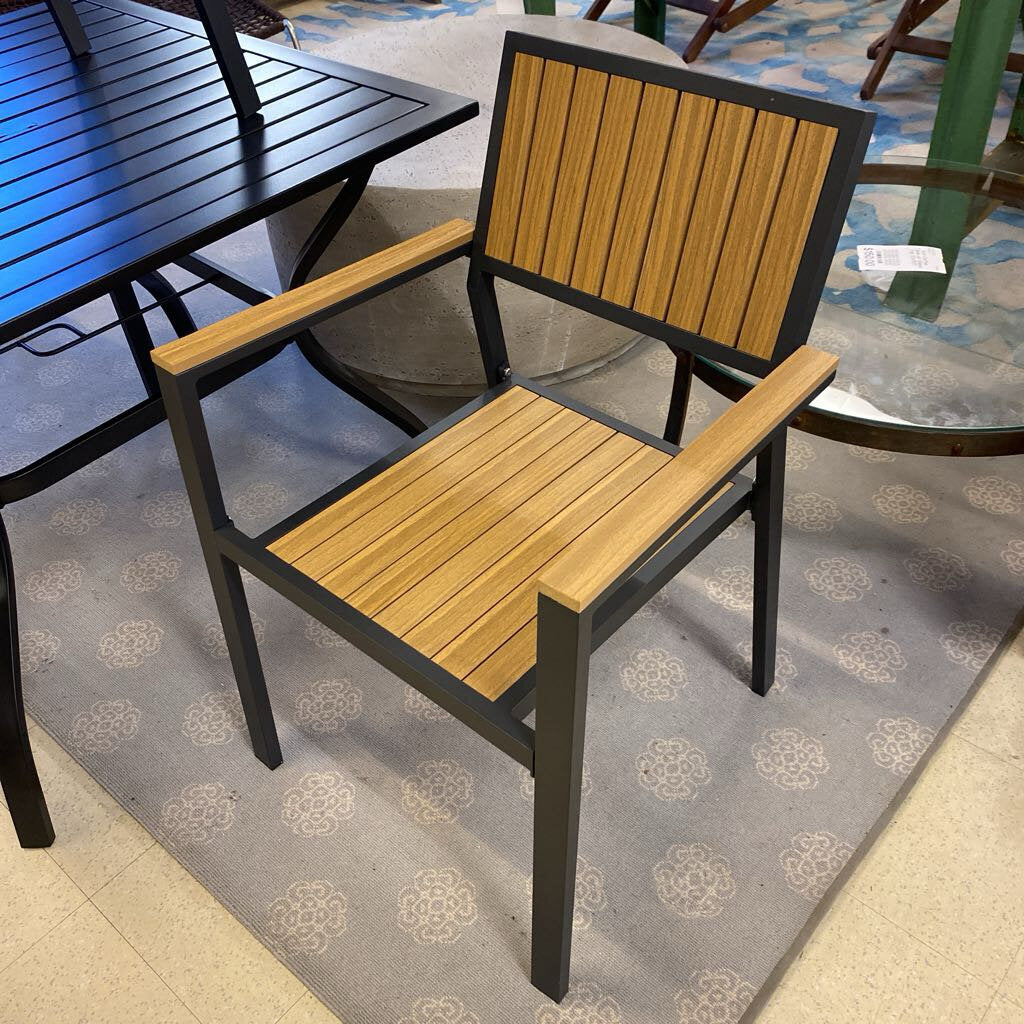 PamaPic Patio Dining Chair