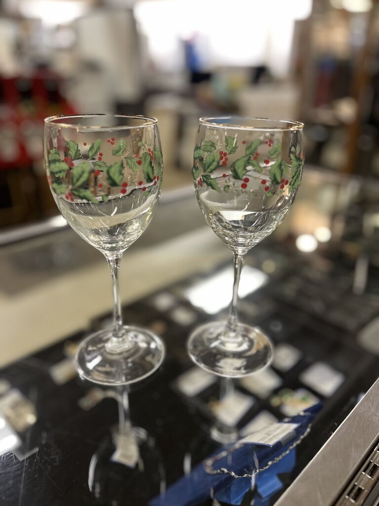 Vintage Arcoroc Christmas Holly Ivy Long Stem Wine (Pair)