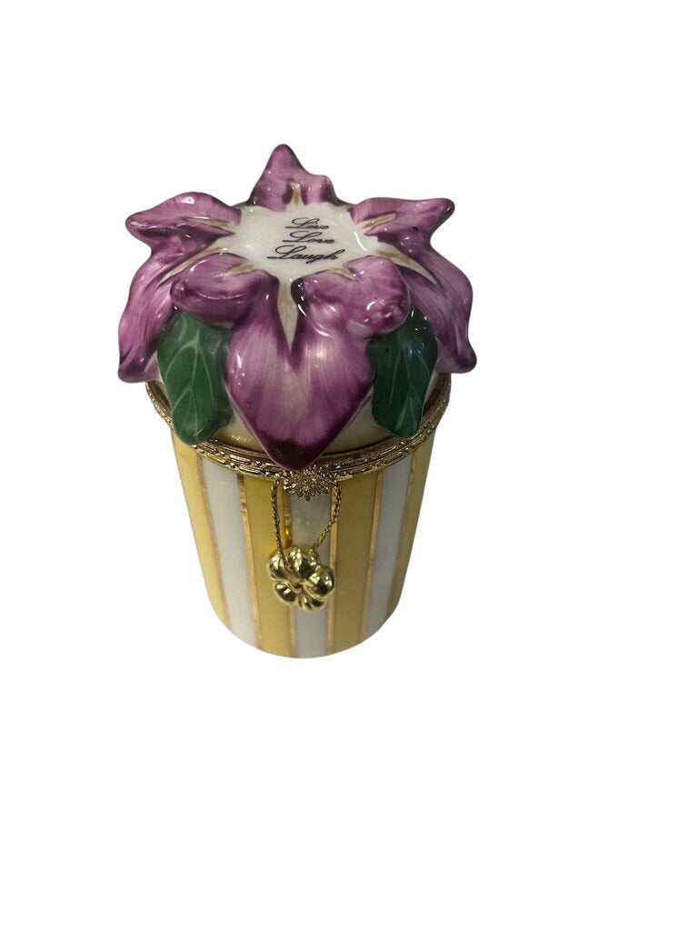 Bombay Co Iris Love Candle Holder Porcelain by Miss Daisy's Consignment & Auction House